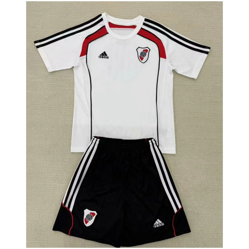 Kids River Plate Training Kit 2025/26