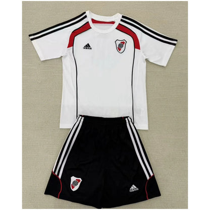 Kids River Plate Training Kit 2025/26
