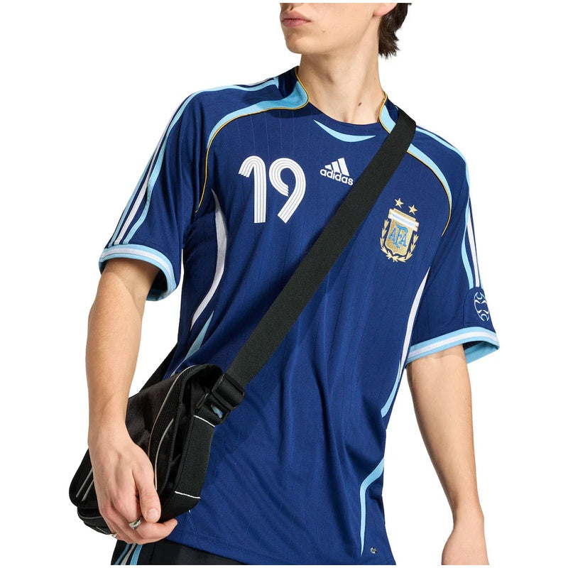 Argentina Retro 2006 Away Jersey - Messi #19
